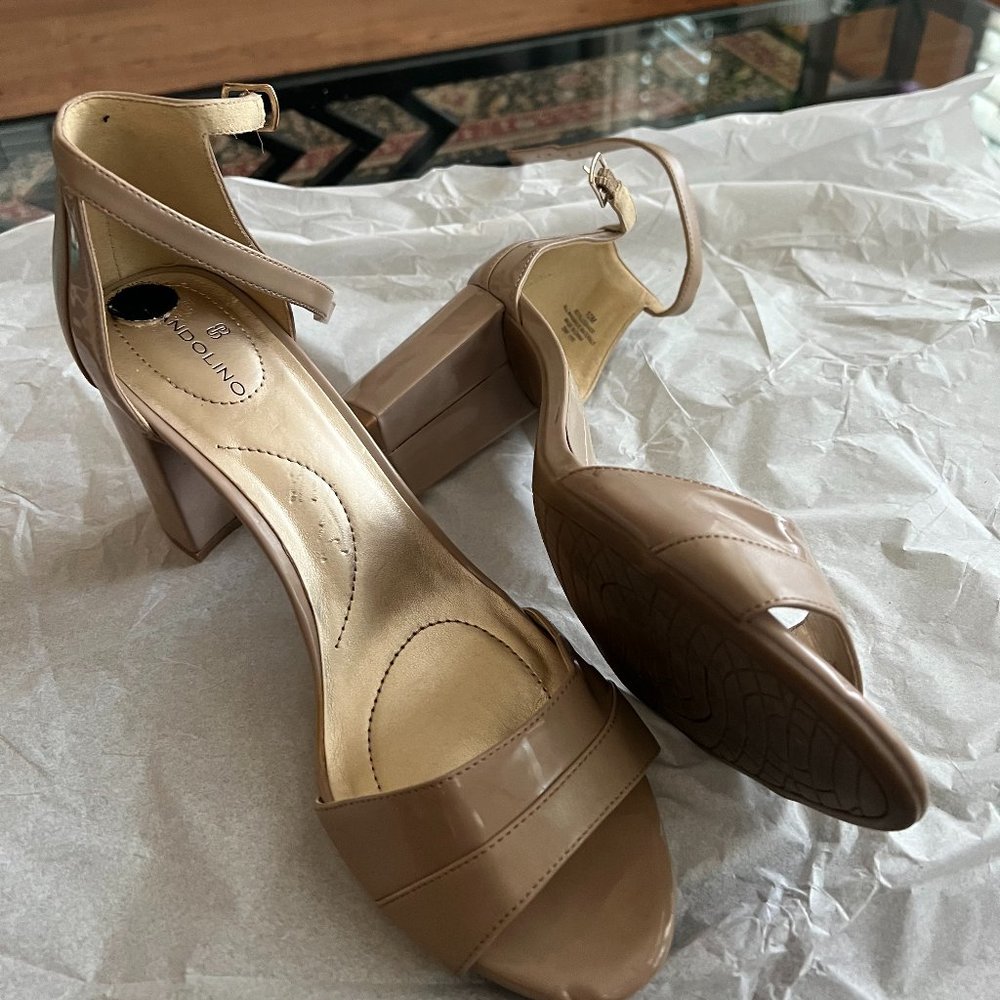 Sandle Worn once. Like new. size 10. Bandolino brand Sandel  rose beige open toe